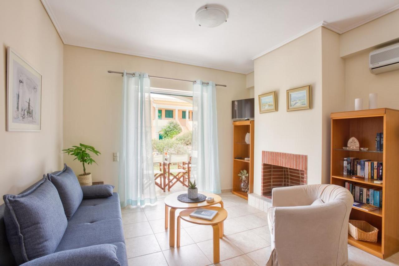 Dimeli Junior Apartment At The Beach Барбати Экстерьер фото